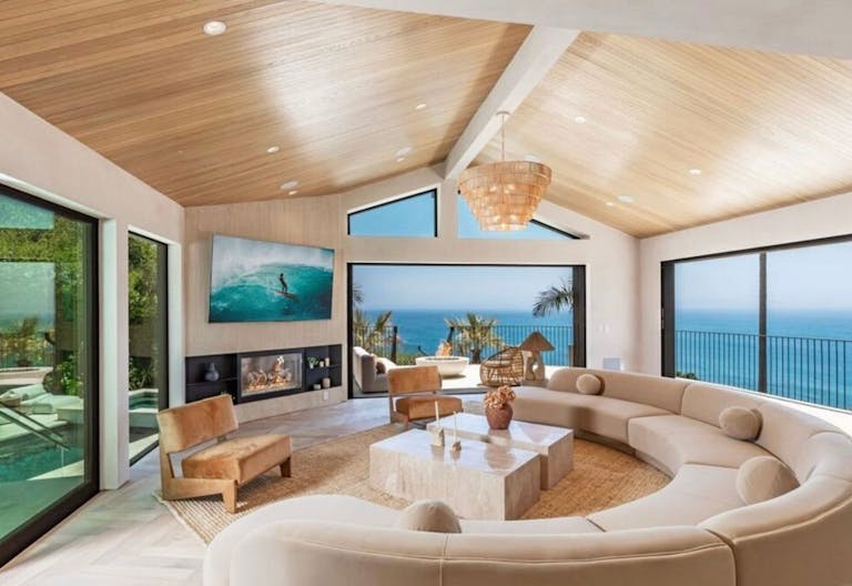 Malibu Modern Masterpiece | Private Beach Access & Luxury Amenities - Image 0