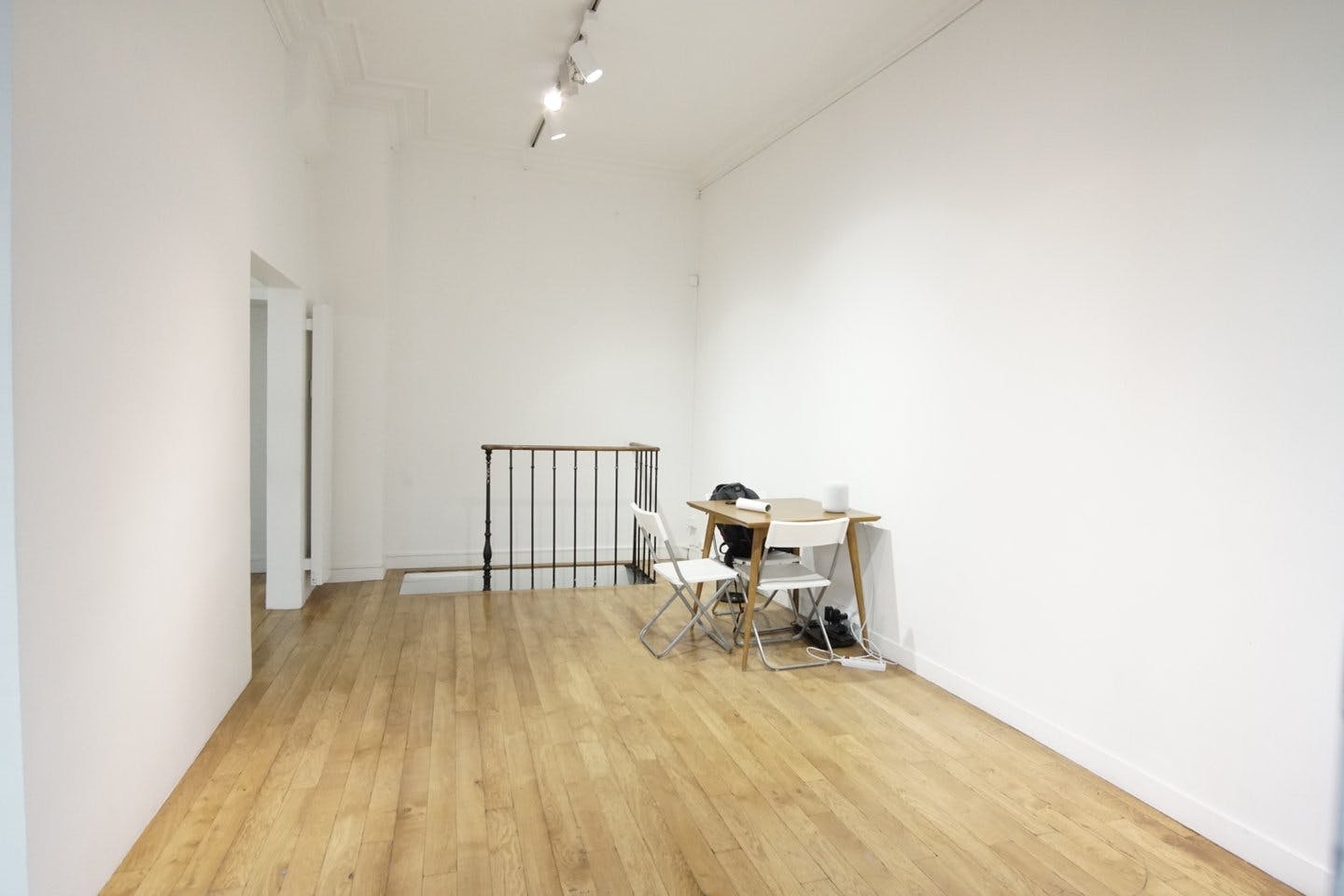 Classic 60 sqm Showroom and Gallery in Le Marais, Paris