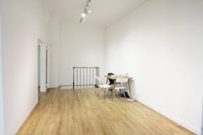 Classic Showroom in Le Marais - Image 3