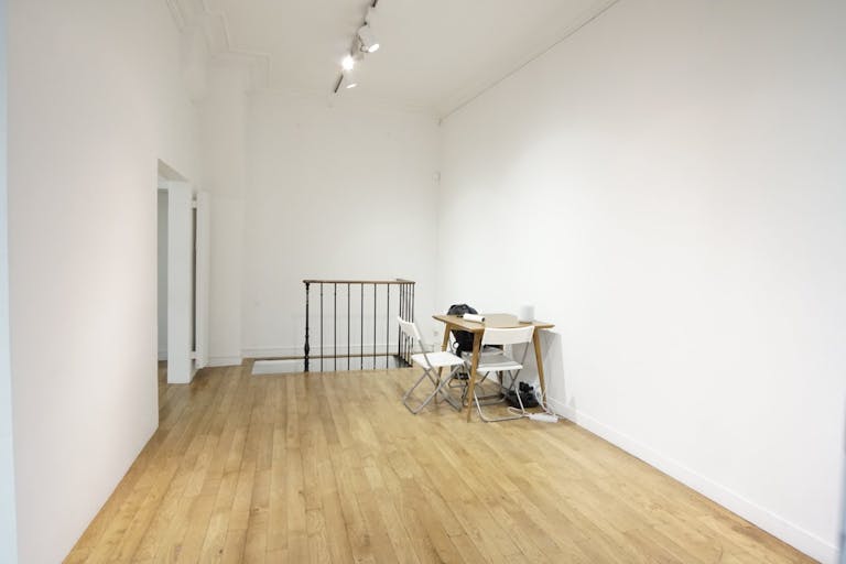 Classic Showroom in Le Marais - Image 3