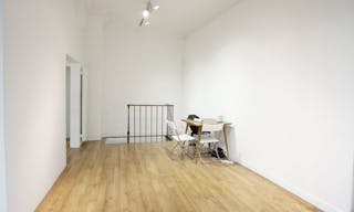 Classic Showroom in Le Marais - Image 3