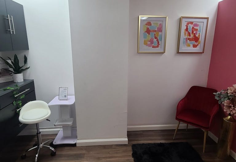 Beauty Studio II - Image 3