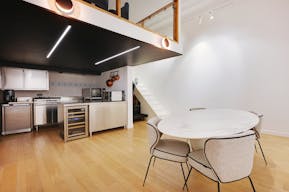 Une galerie confidentielle avec une adresse remarquable - Image 8