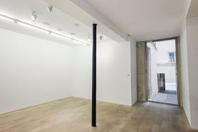 Beautiful Arts et M�tiers Showroom - Image 2