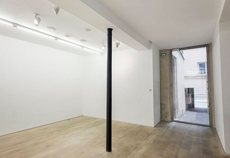 Beautiful Arts et M�tiers Showroom - Image 2