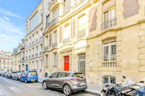Unique Space near Parc Monceau - Image 0