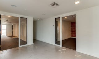 Trendy Building in Beverly Hills - Image 5