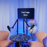 Podcast studio near the harbors - Image 1