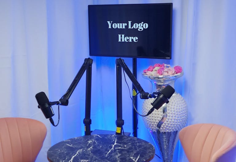 Podcast studio near the harbors - Image 1