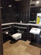 Beautiful Bar Open To New Tenants - Image 3