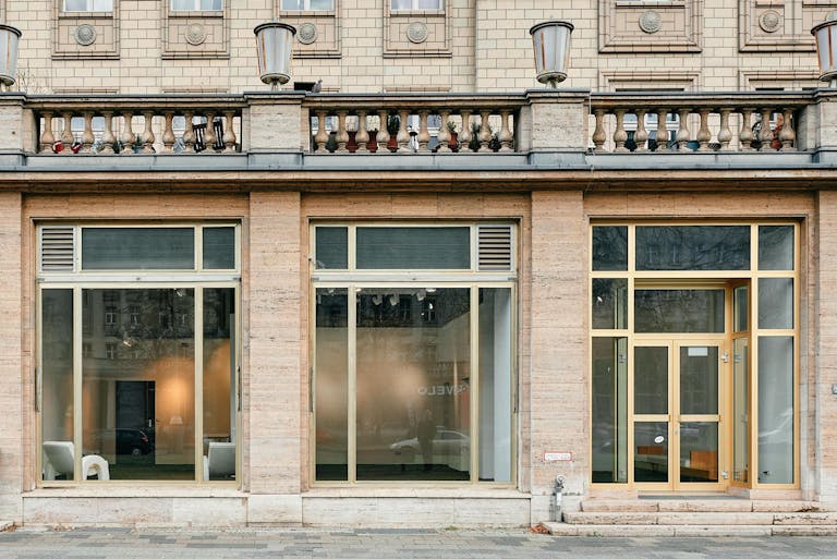 Central & Spacious Gallery Space | Showroom | Pop Up Location - Image 2