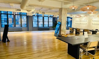 Luxury Apparel Showroom for High-End Fashion Brands - Image 0