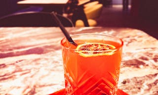 Gallery / showroom combined with a speakeasy bar in the center of Paris - Image 11