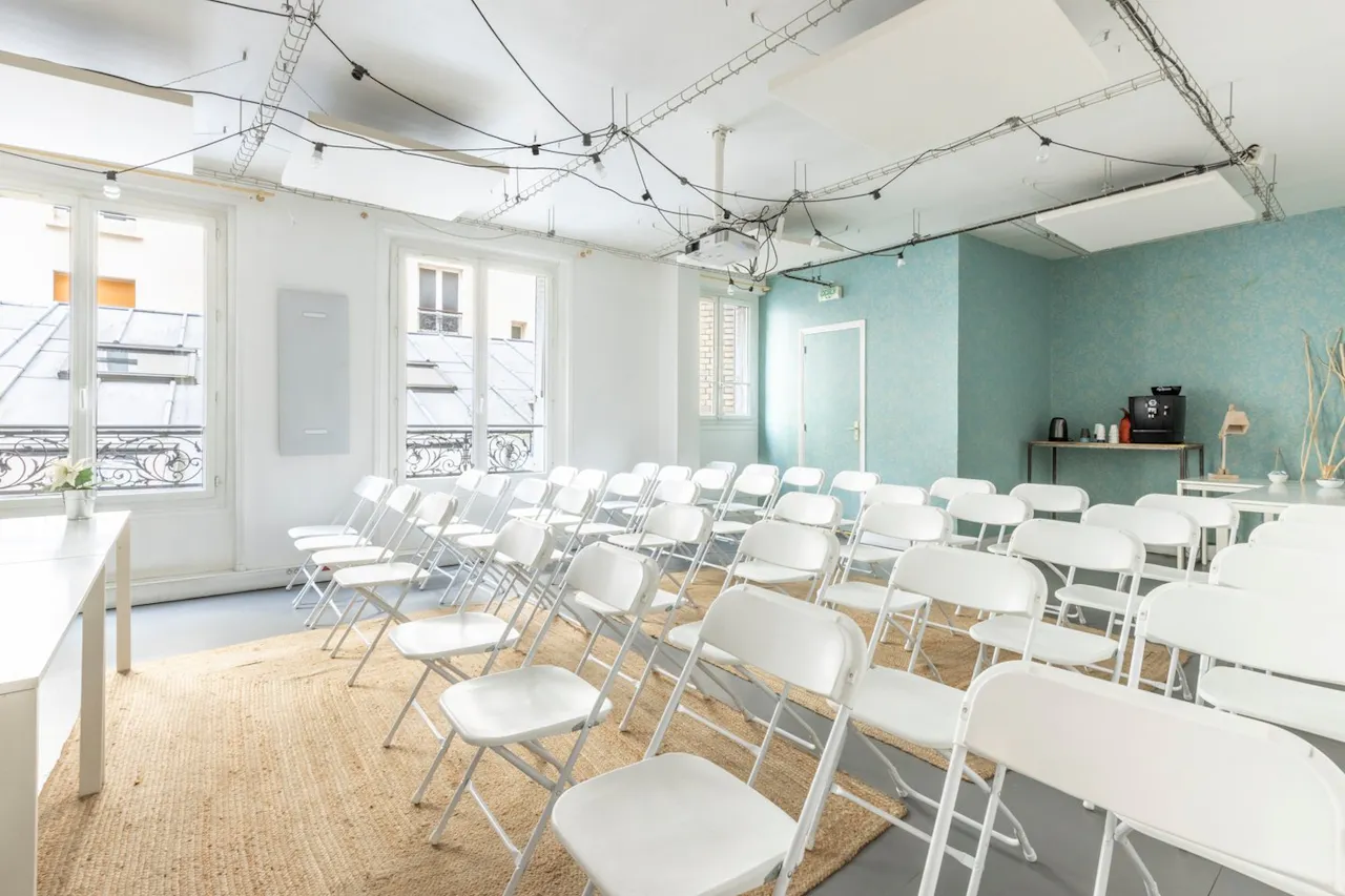 SALLE pour l'organisation de s�minaires, workshops, team-building, webinaire ou pr�sentation de groupe. - Image 1