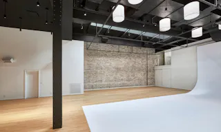Flexible Showroom in East Village - Image 14