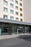 Elegant Retail Space at Historic Hotel Bristol - Image 0