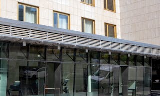 Elegant Retail Space at Historic Hotel Bristol - Image 0