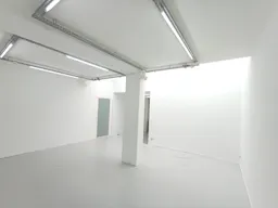 Oberkampf Fashion Showroom - Image 9