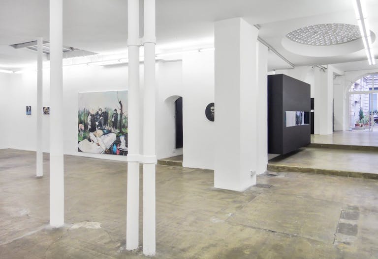 Spacious Gallery in Le Marais - Image 1