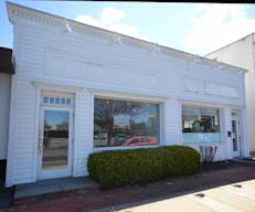Perfect Retail Space in the Heart of East Hampton - Image 0