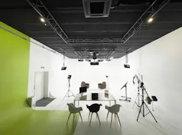 Studio de photographie et vidéo de 90m2 à Béziers - Image 0