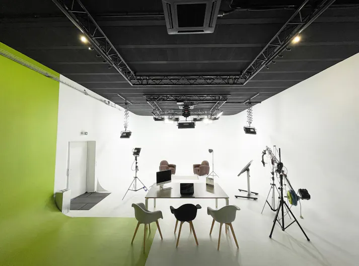 Studio de photographie et vidéo de 90m2 à Béziers - Image 0