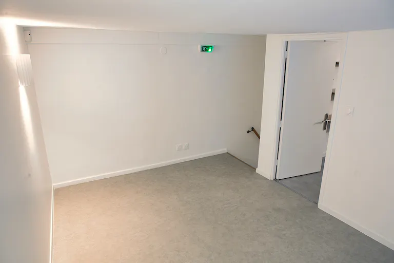 Spacious, streamlined gallery - your projects in the heart of the art district - Image 3