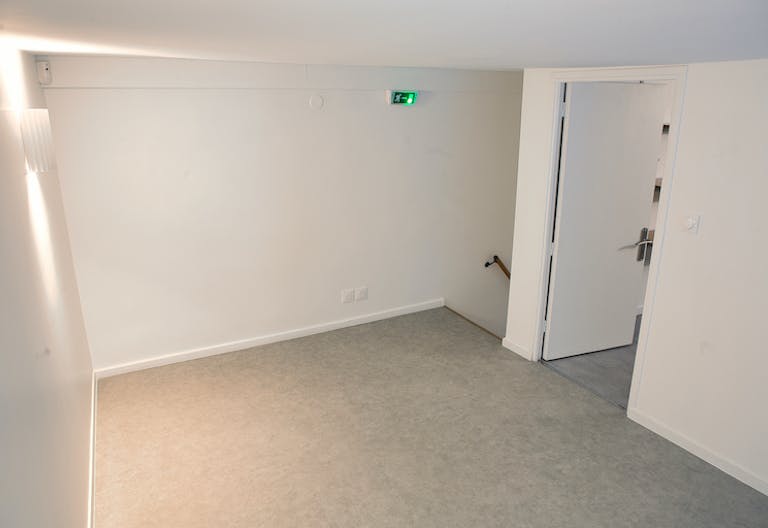 Spacious, streamlined gallery - your projects in the heart of the art district - Image 3