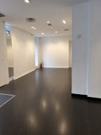 Prime Corner Showroom on Boulevard Saint-Michel - Image 5