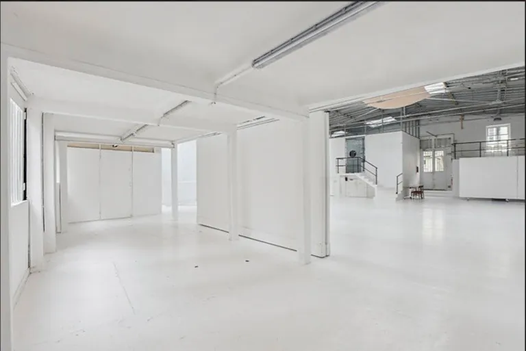 Amazing Showroom in Arty Le Marais - Image 4