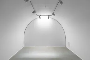 Perfect Showroom on Rue de Turenne - Image 6