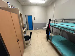 Décor/Lieu de tournage: Prison - Image 10