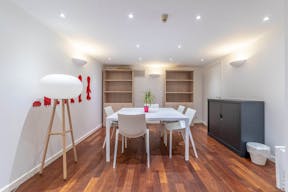 Sophisticated Pop-Up in the heart of Bordeaux - Image 6