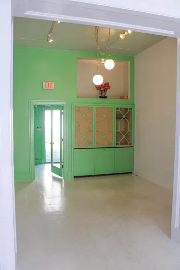 Lovely Boutique in West Cambridge - Image 4