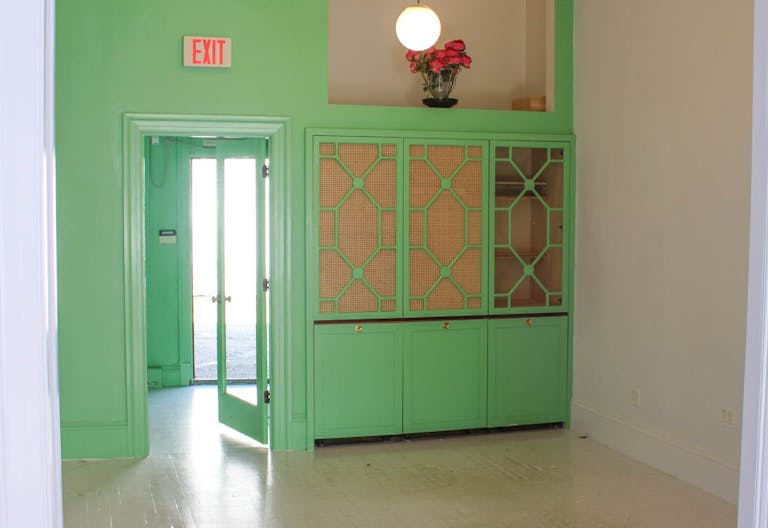 Lovely Boutique in West Cambridge - Image 4