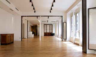 Vast Parisian Showroom at Opéra-Bourse - Image 3