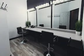 Photography Studio - Fully Equipped and Managed With Cyclorama Wall - Image 5