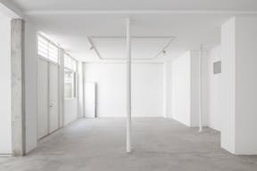 Large Showroom Rue Froissart - Image 4