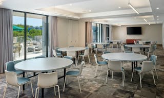 Vibrant Nashville Meeting Space - Image 1