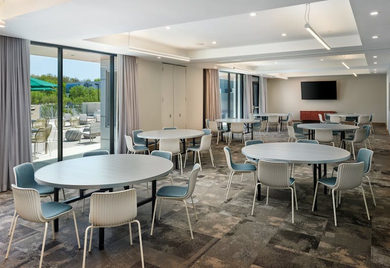 Vibrant Nashville Meeting Space - Image 1