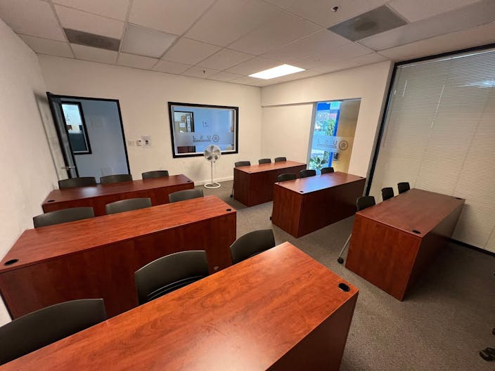 Spacious , quiet and clean room 123 at University of San Jose - Image 4