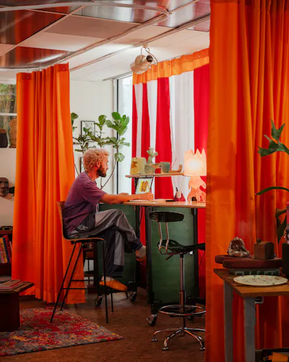 *New* Vibrant Silverlake Flex Space for Meetings, Workshops & Small Pop-Ups - Image 1