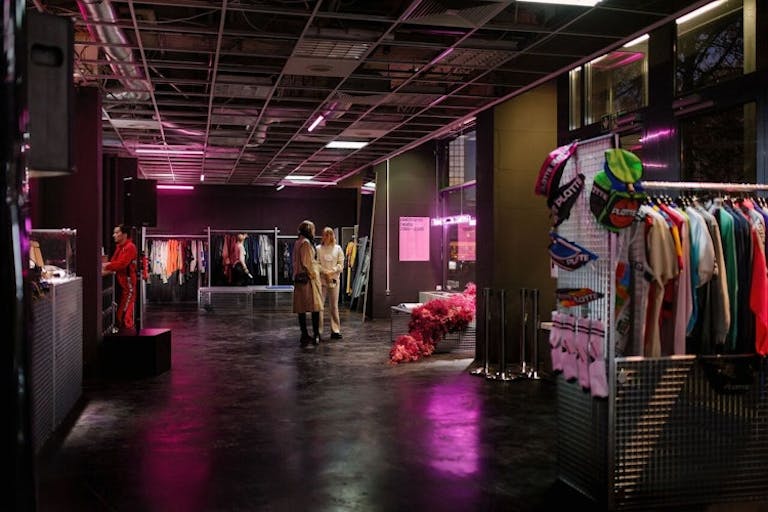 Mitte Fashion Showroom - Image 3