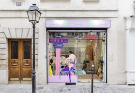 Pop Up Boutique on Rue Ferdinand Duval - Image 0