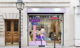 Pop Up Boutique on Rue Ferdinand Duval - Image 0