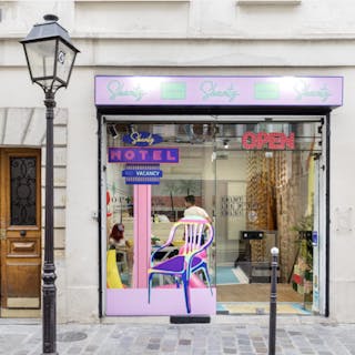 Pop-up store on Rue Ferdinand Duval - Image 0