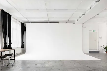 Top Floor Industrial Loft in Neukölln - Image 0