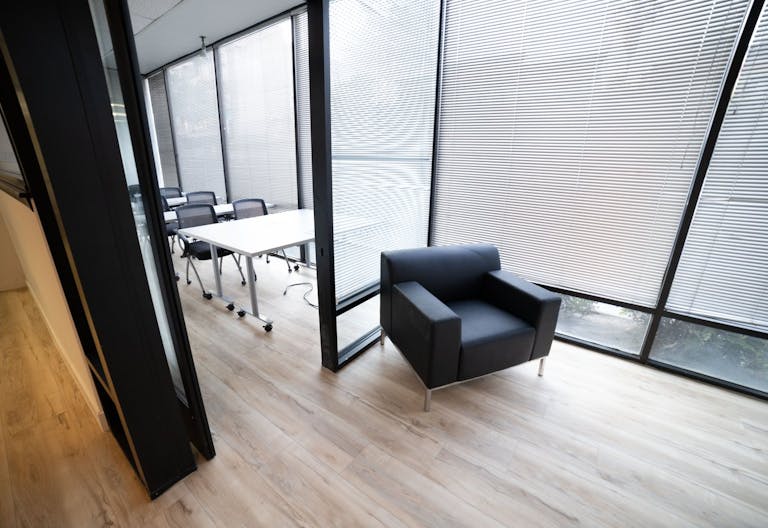 Downtown Pasadena meeting/conference/training room with walking distance to Caltech/Convention center - Image 3