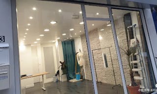 Boutique spacieuse et lumineuse au centre ville du 2e arrondissement - Image 2