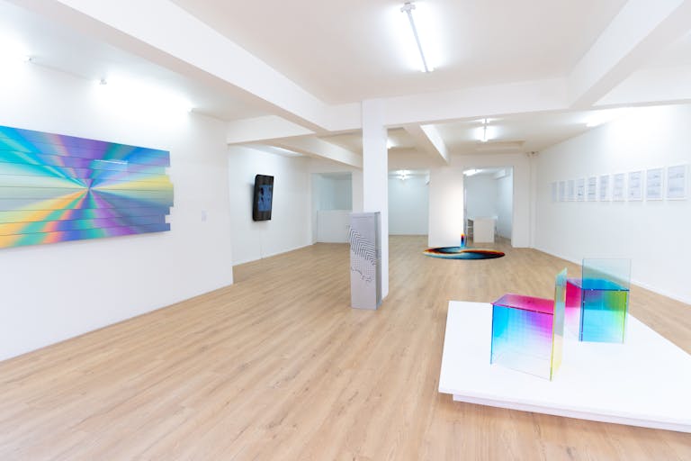Galerie d'art lumineuse située en bordure du Marais face à Merci - Image 1